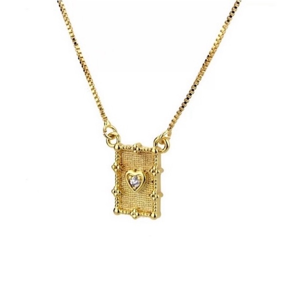 18k Gold Heart Plaque Necklace - Picture 3 of 8
